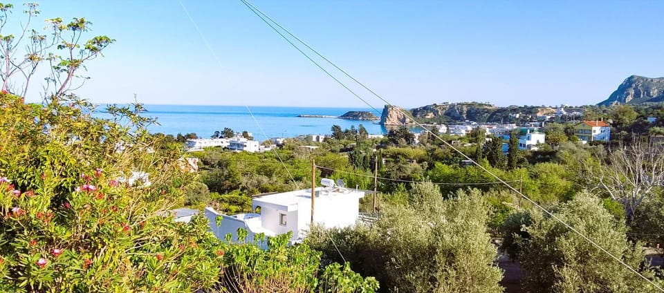 Property building, Day, Natural landscape, Mountain view, Sea view