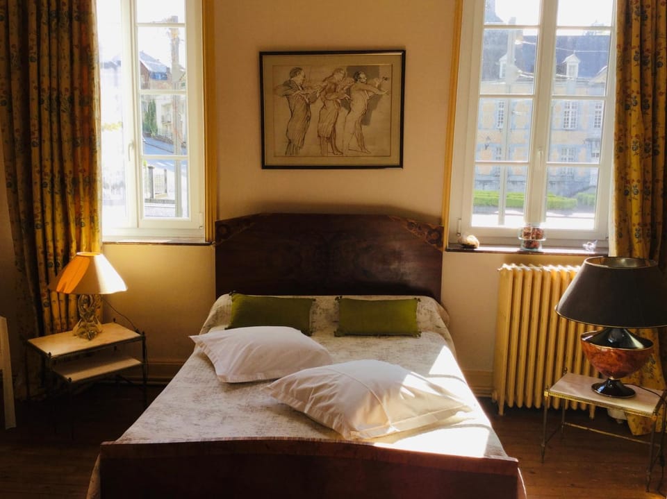 Bed, View (from property/room), Photo of the whole room, Bedroom, City view