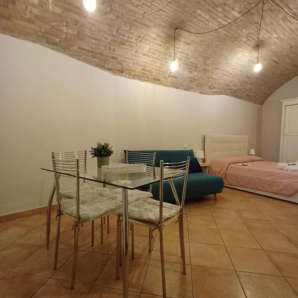 Living room, Photo of the whole room, Dining area
