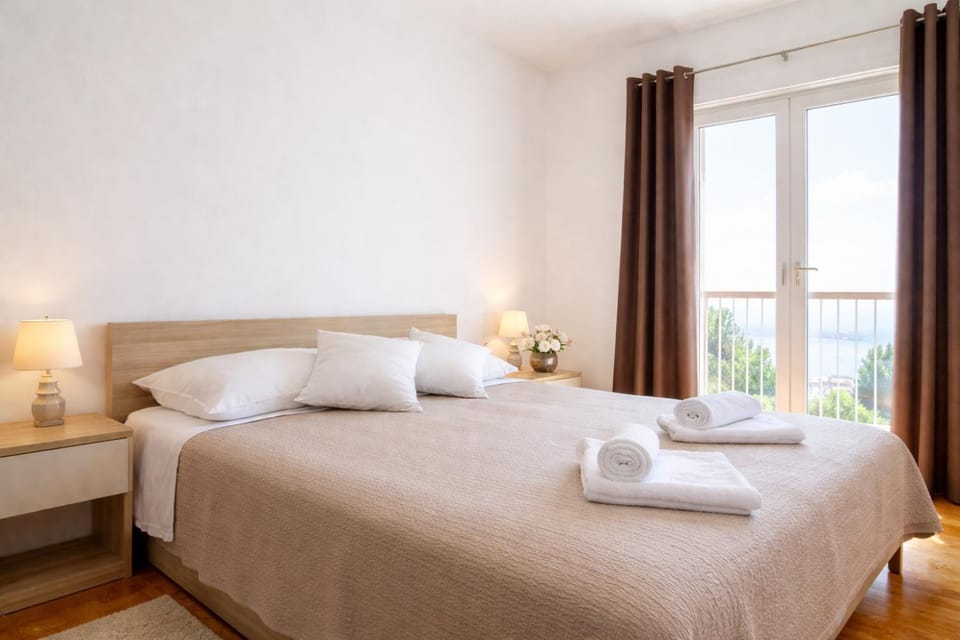 Sea to Sky Large 2BR with Best City Views and Free Parking Apartment in Dubrovnik