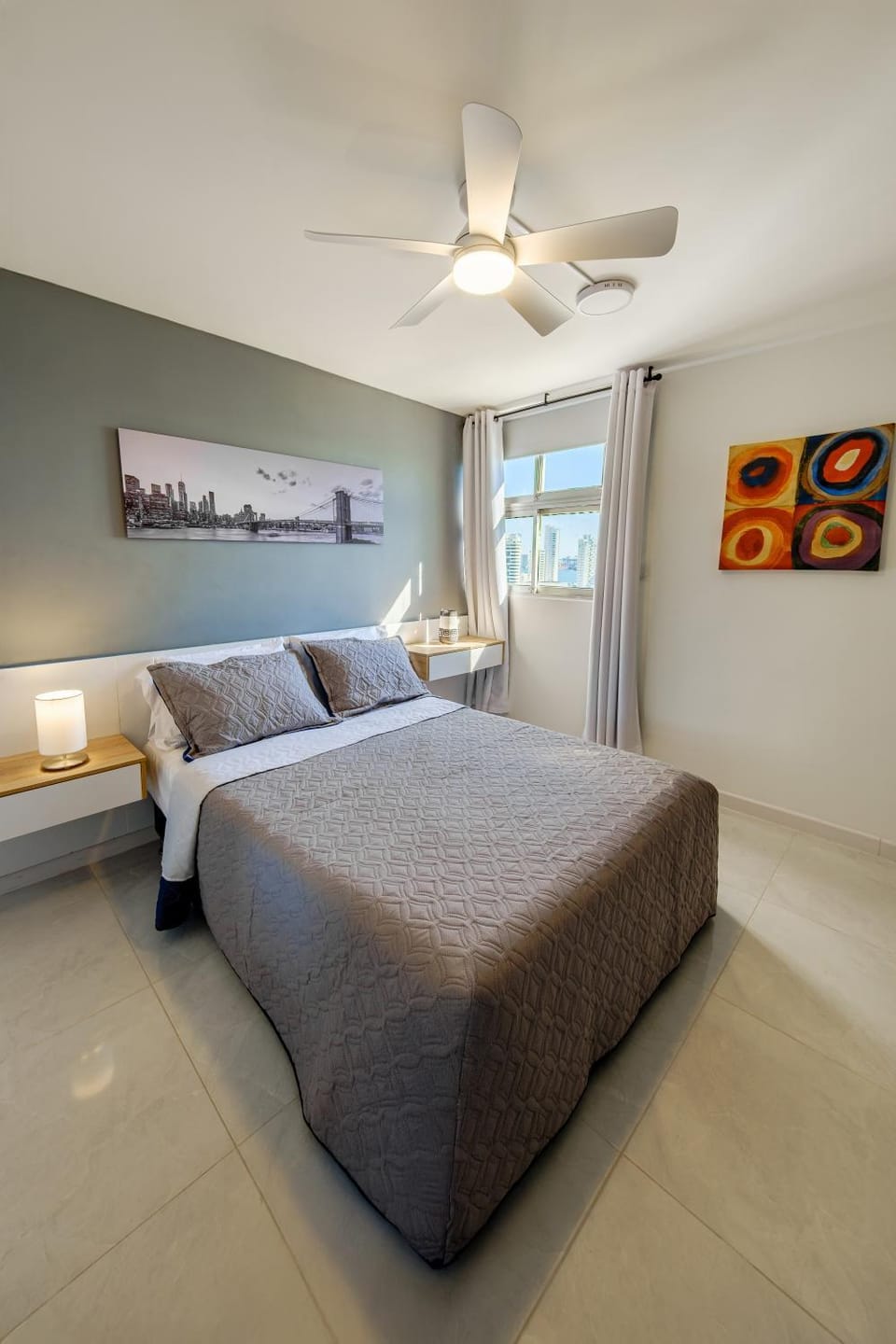 Bed, Photo of the whole room, Bedroom