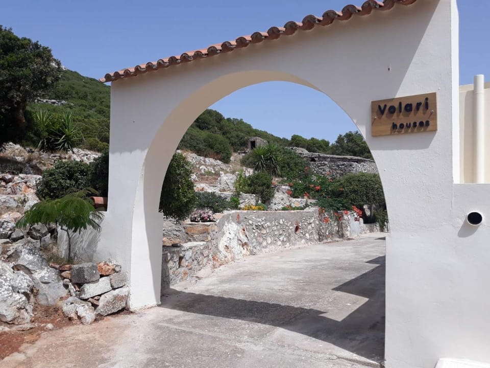 Facade/entrance, Parking