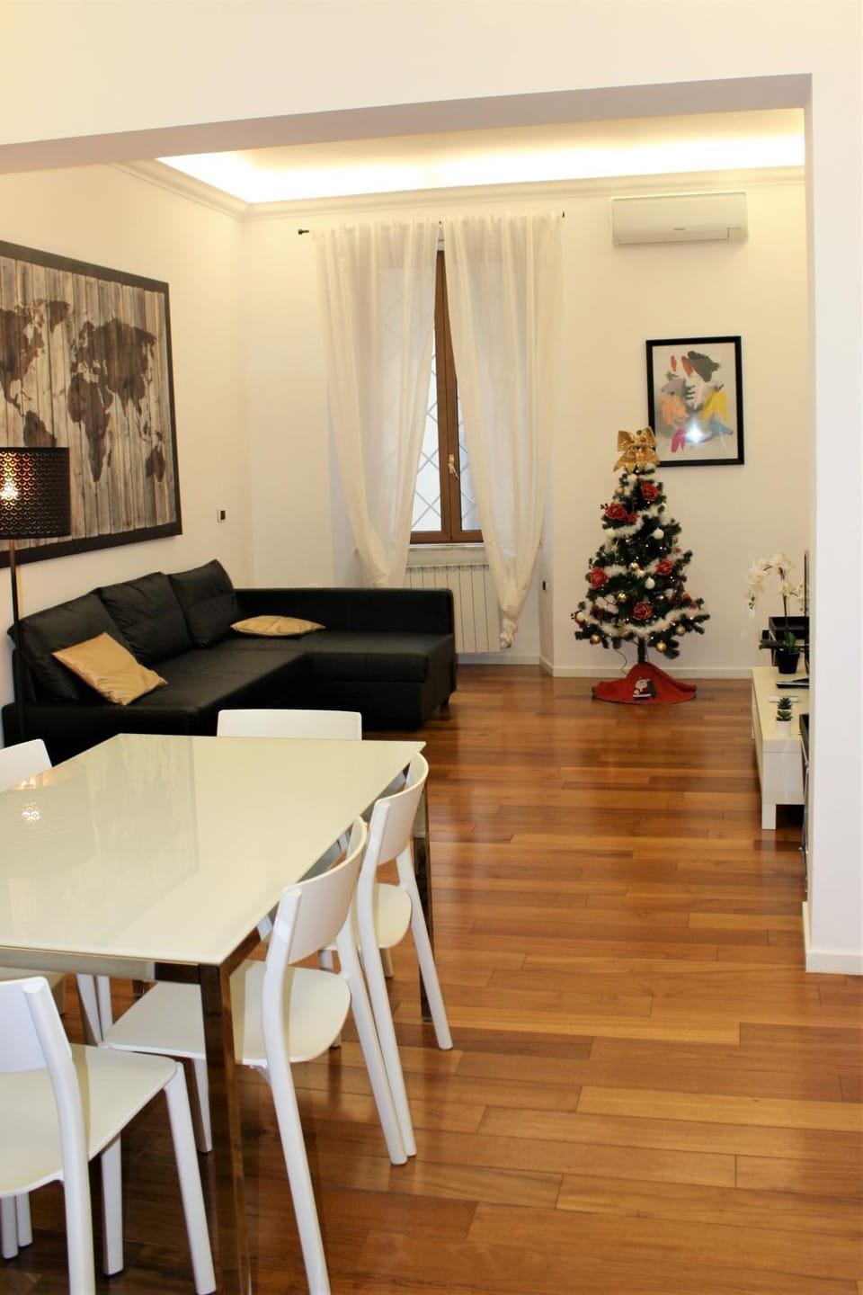 Living room, Dining area