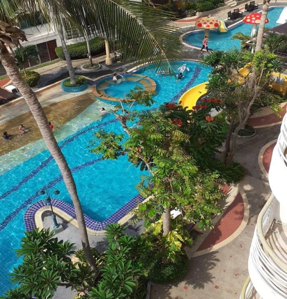 Pool view, Swimming pool