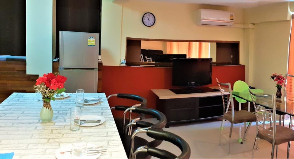 TV and multimedia, Dining area