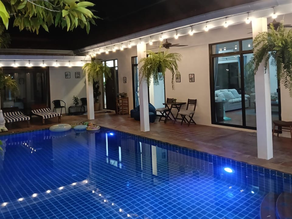 4 Bed Villa Private Pool and BBQ Jomtien Beach Villa in Pattaya City