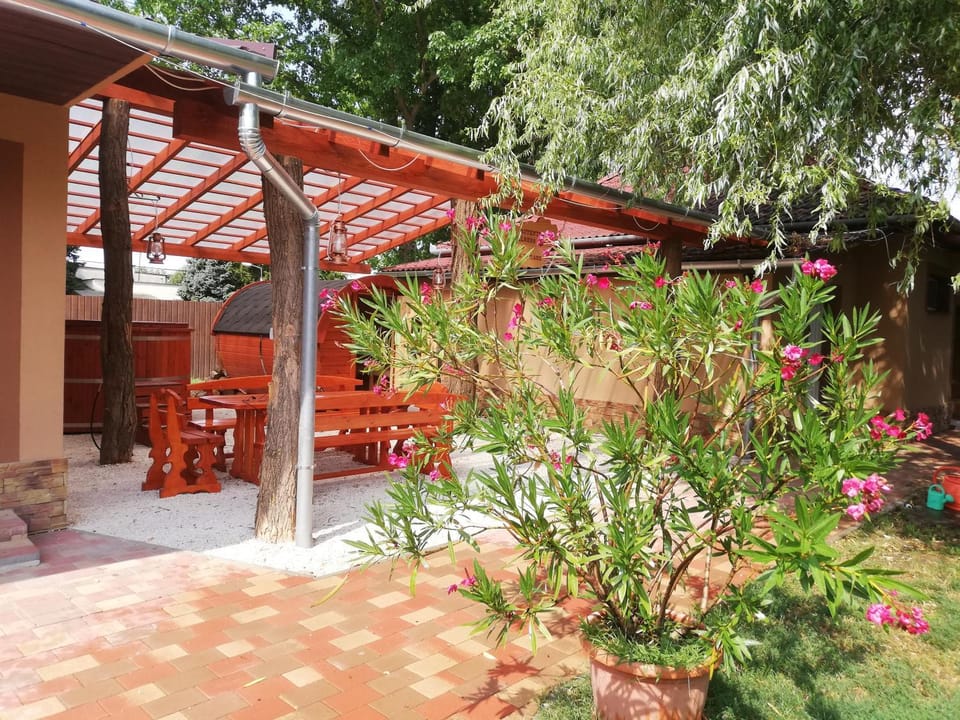 Tessedik Vendégház Apartment in Hungary