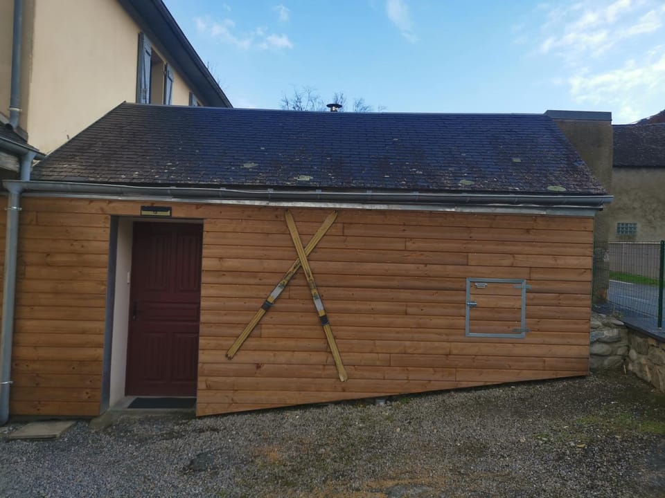 Property building, Patio, Garden