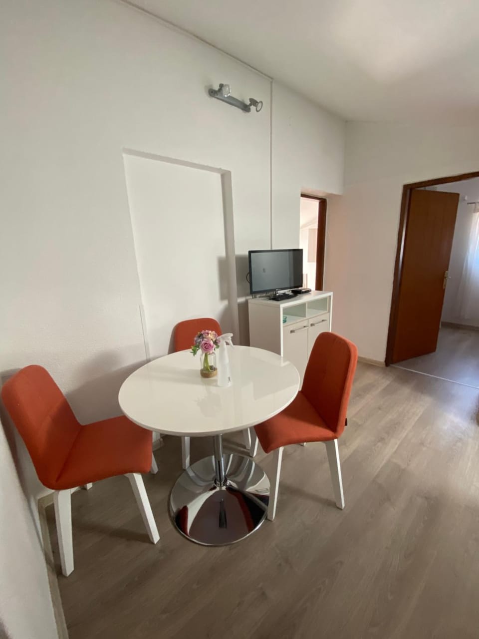 TV and multimedia, Kitchen or kitchenette, Seating area, Dining area