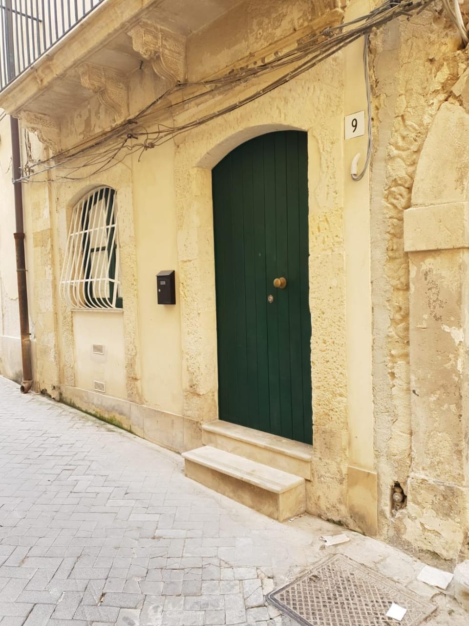 Facade/entrance