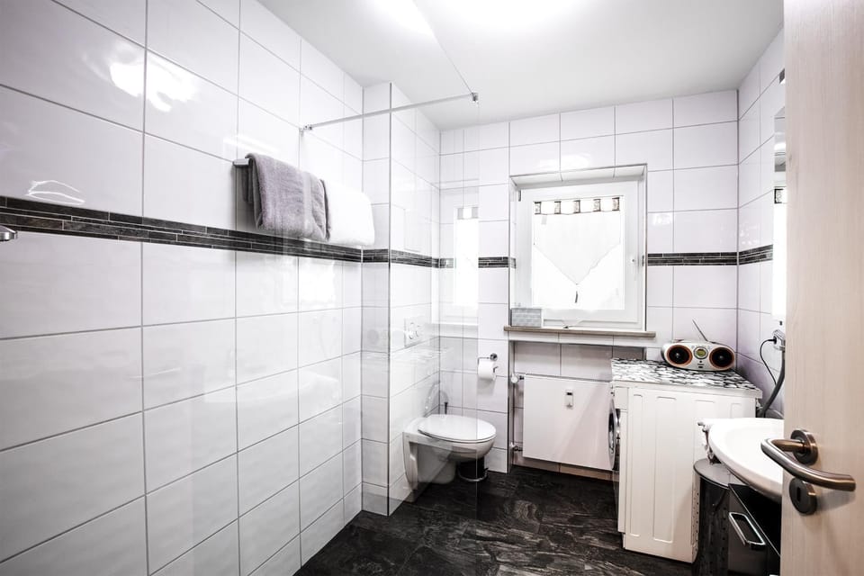 Sweet Home & Flower Garden Apartment in Garmisch-Partenkirchen