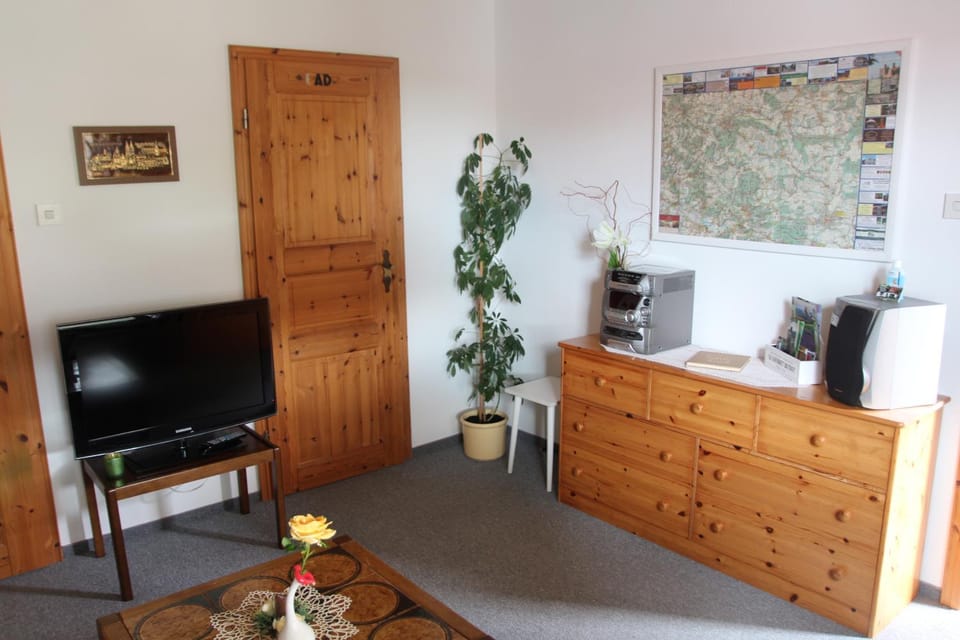 Staff, Living room, Photo of the whole room