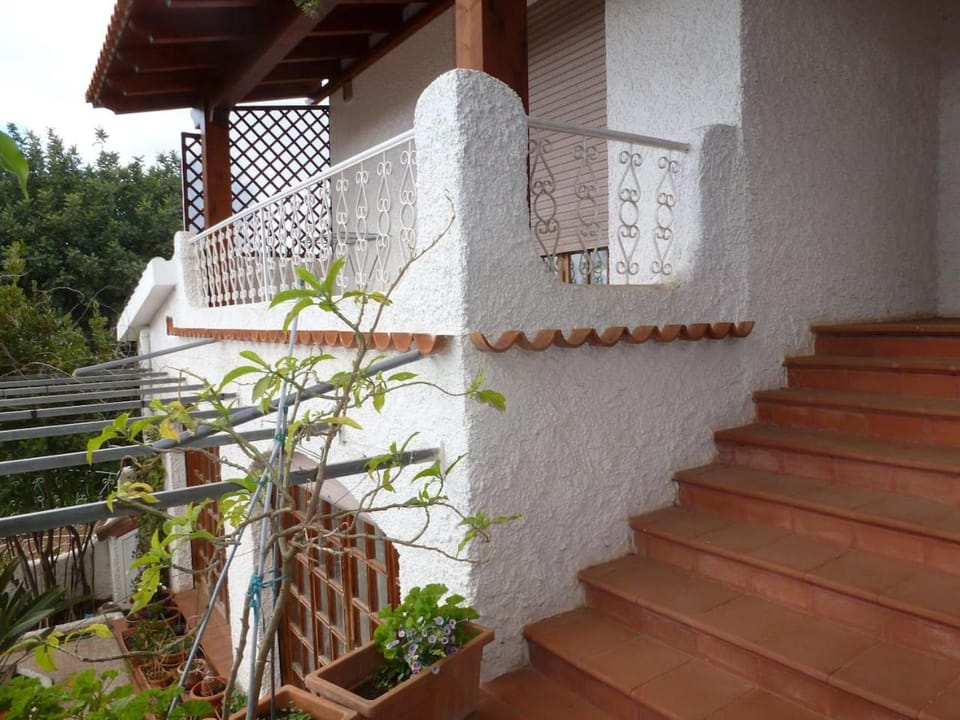 Property building, Balcony/Terrace, Balcony/Terrace