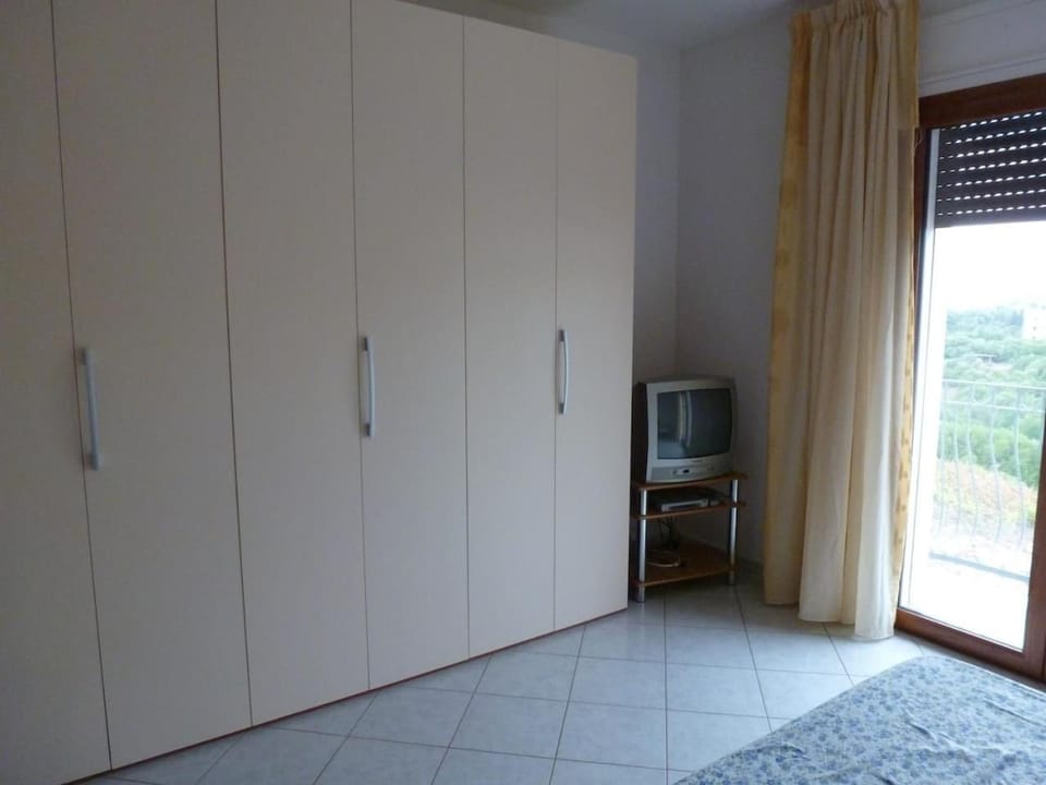 TV and multimedia, wardrobe