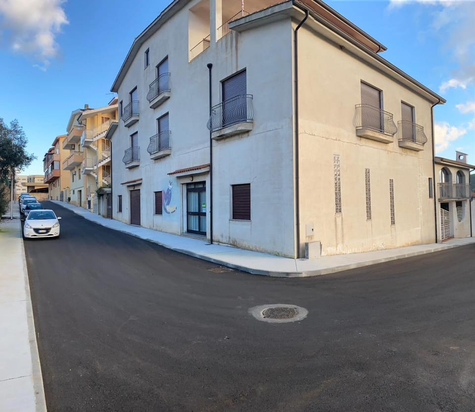 Property building, Neighbourhood, Street view, Parking