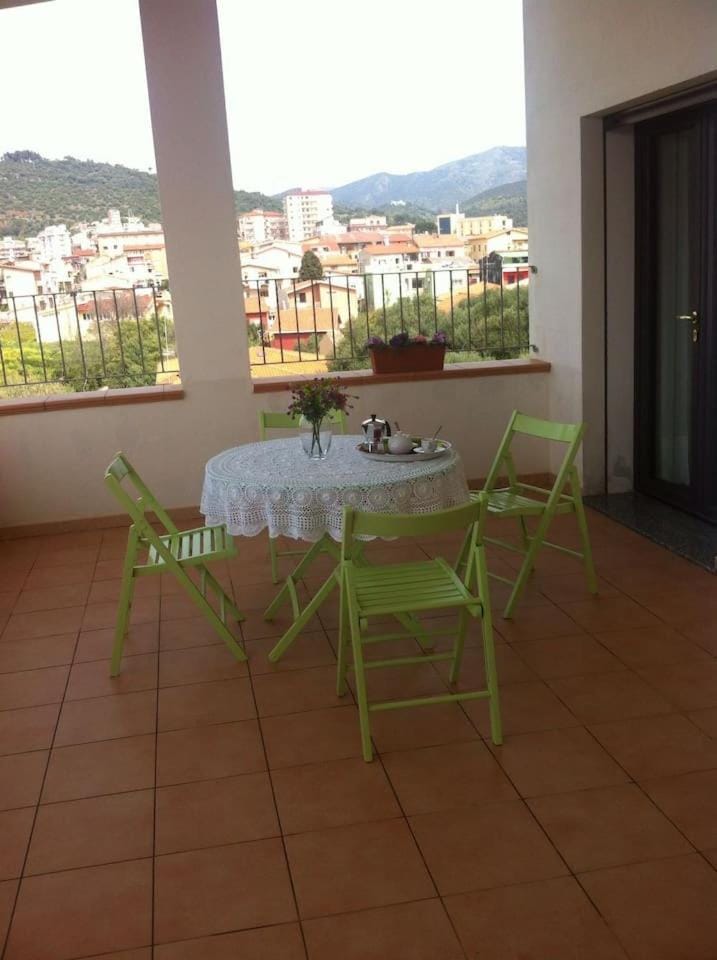 Day, View (from property/room), Balcony/Terrace, Seating area, Mountain view