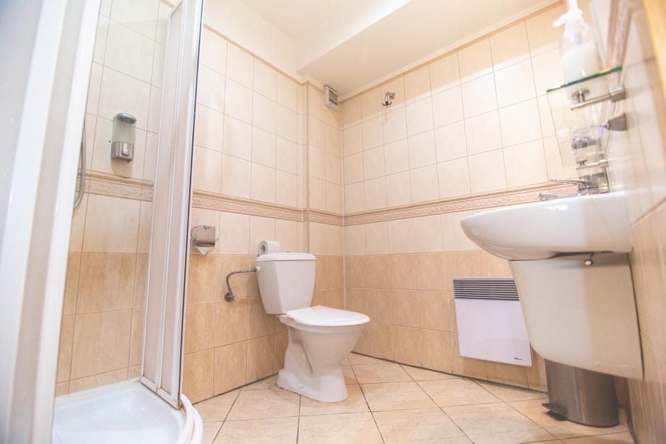 Shower, Toilet, Bathroom