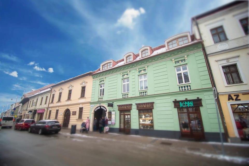 Facade/entrance