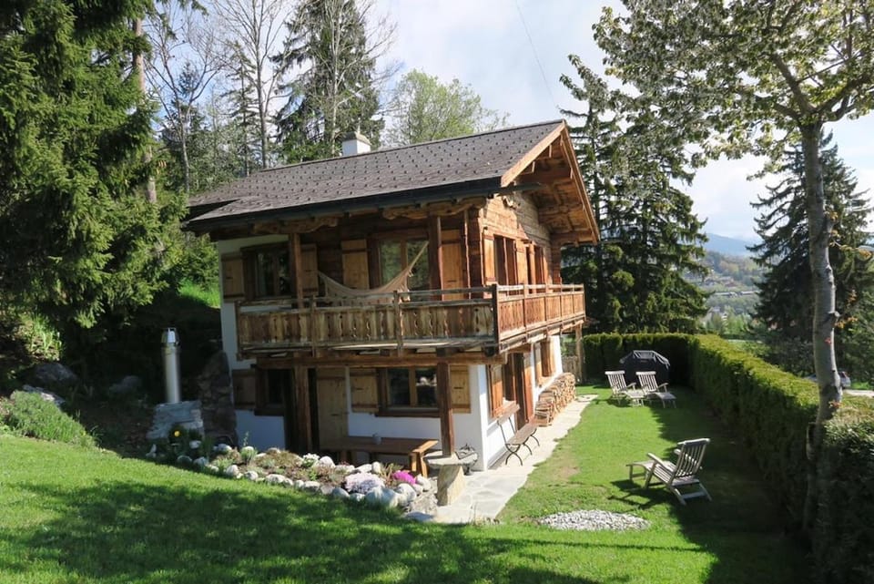 Property building, Day, Garden, Garden view