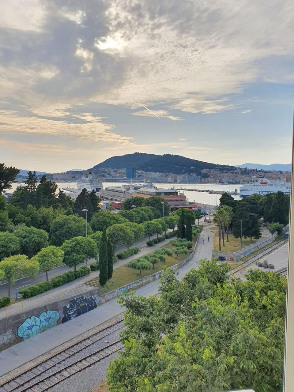 City view, Sea view