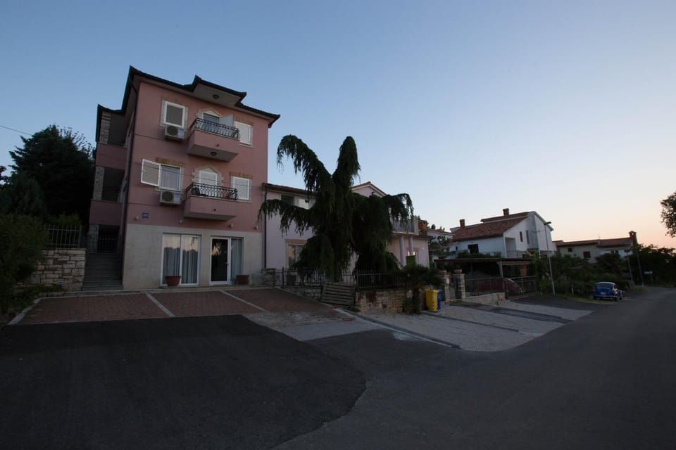 Property building, On site, Street view