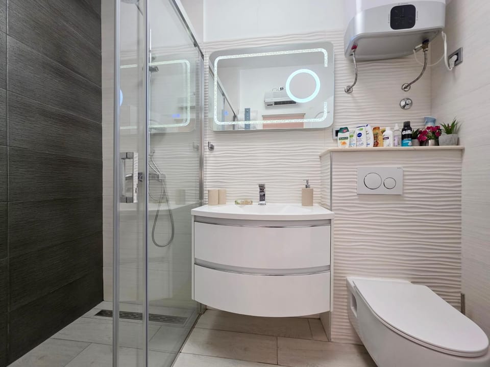 Shower, Toilet, Bathroom