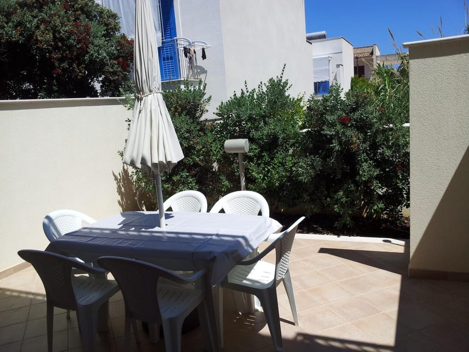 Property building, Breakfast