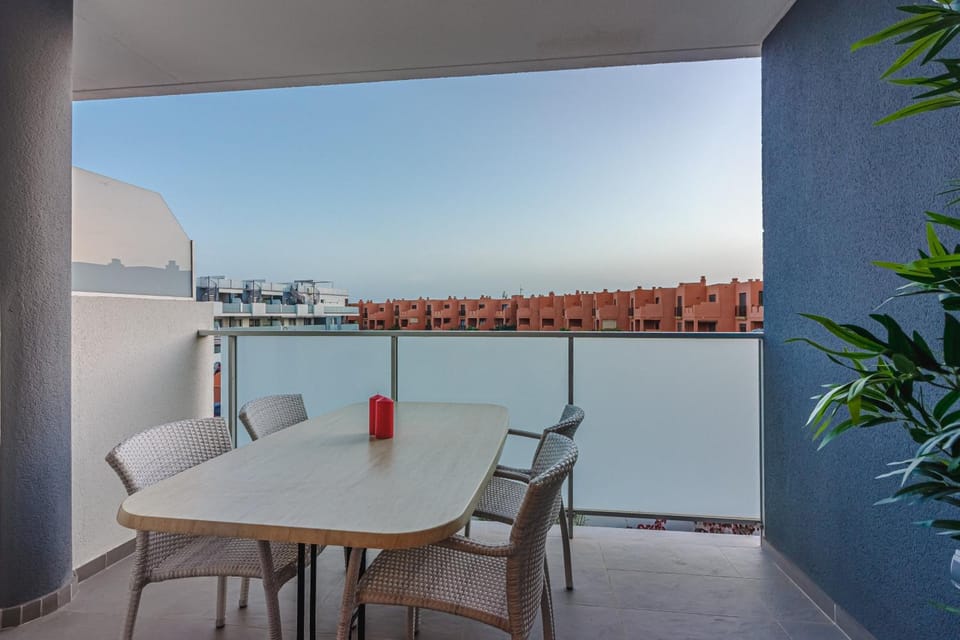 City view, Sea view