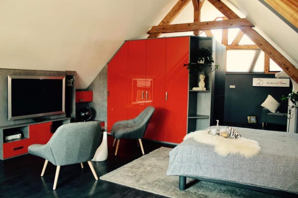 Living room, Photo of the whole room