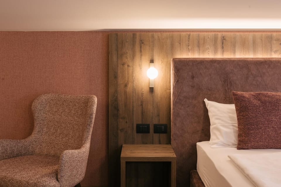 Seating area, Bedroom