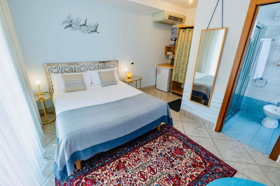 Decorative detail, Bedroom, furniture