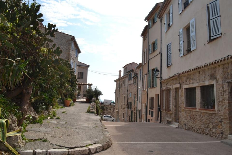 Sea view with balcony old town of Antibes 2 pers Apartment in Antibes