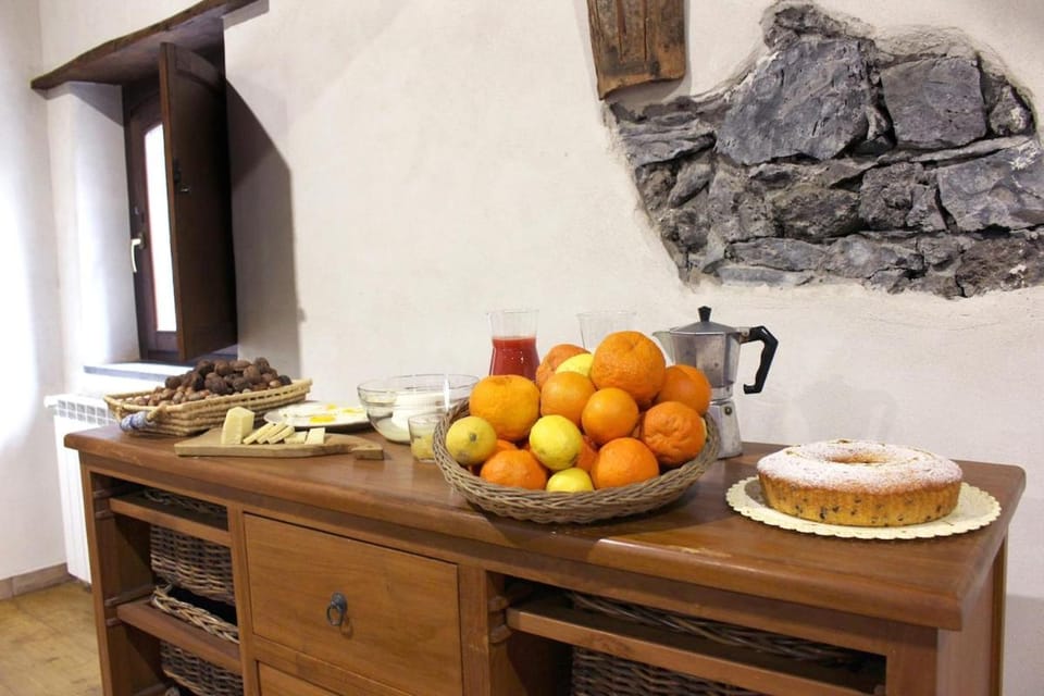 Agriturismo La Caraffara sull'Etna Farm Stay in Sicily