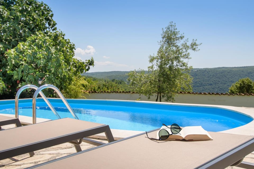 Day, Natural landscape, Garden, Balcony/Terrace, Mountain view, Pool view, Swimming pool, Swimming pool, sunbed