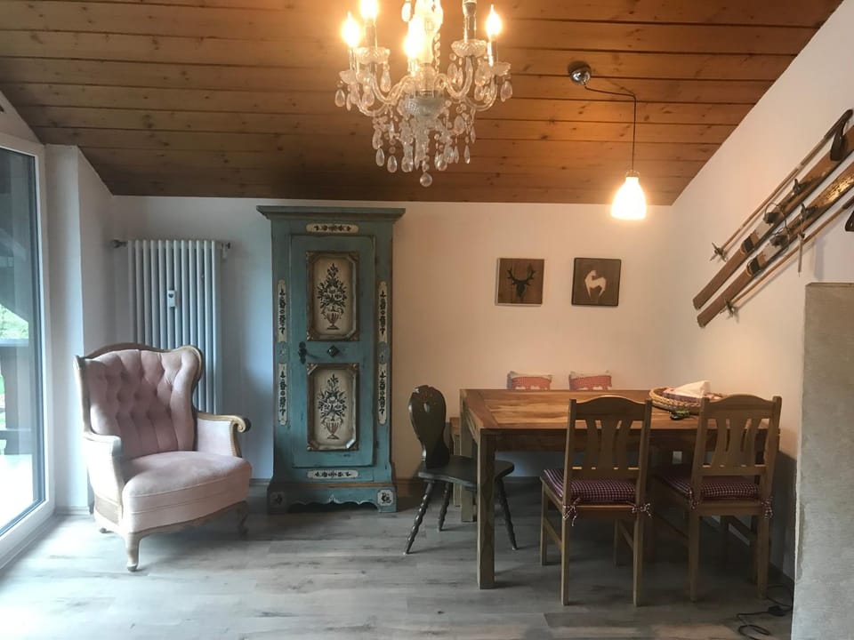 Living room, Seating area, Dining area