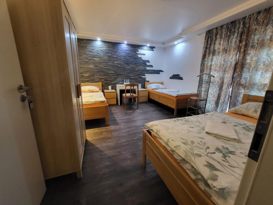 Bed, Balcony/Terrace, Photo of the whole room, Bedroom