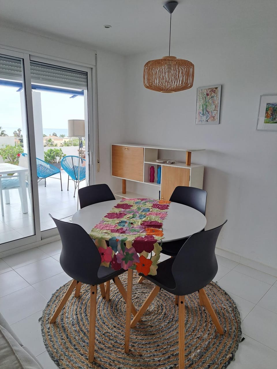 Seating area, Dining area