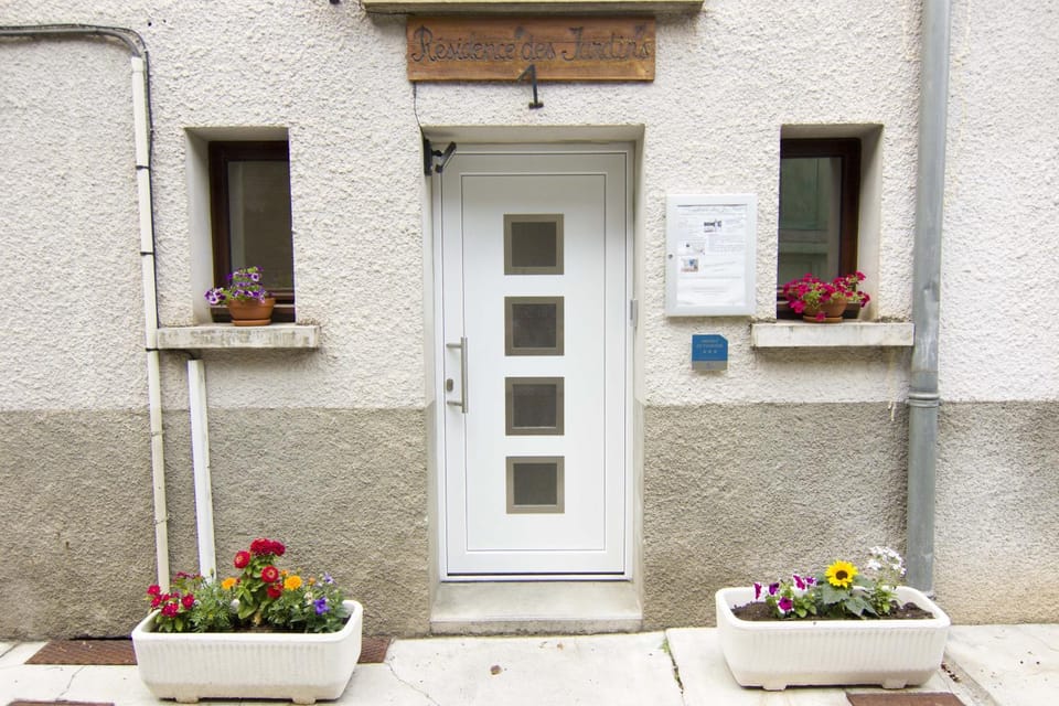 Property building, Facade/entrance