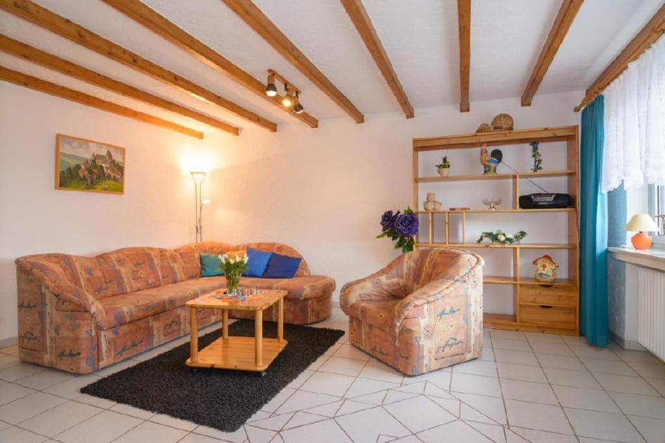 Living room, Decorative detail, Seating area