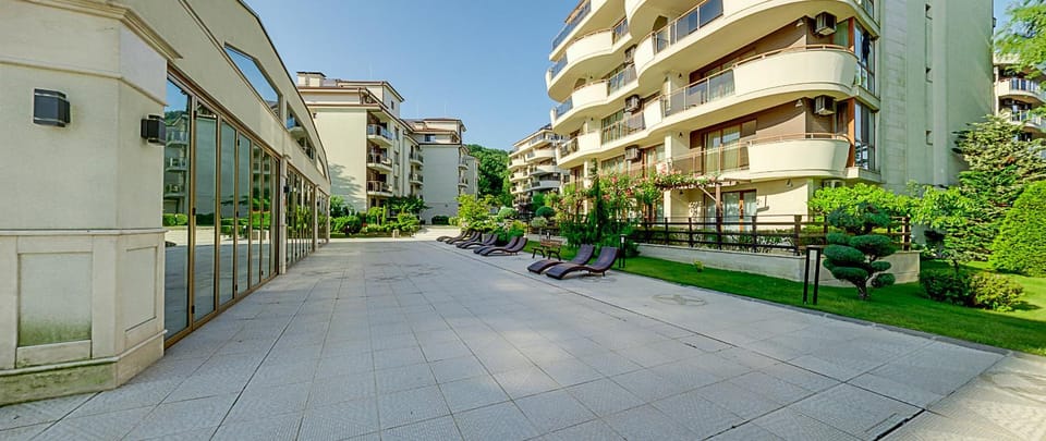 Property building, Garden