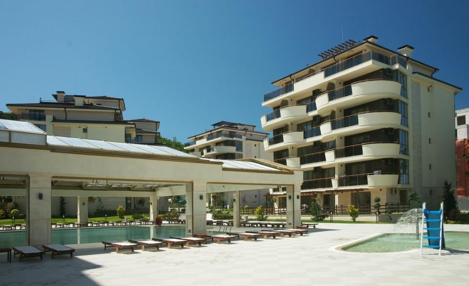 Property building, Swimming pool