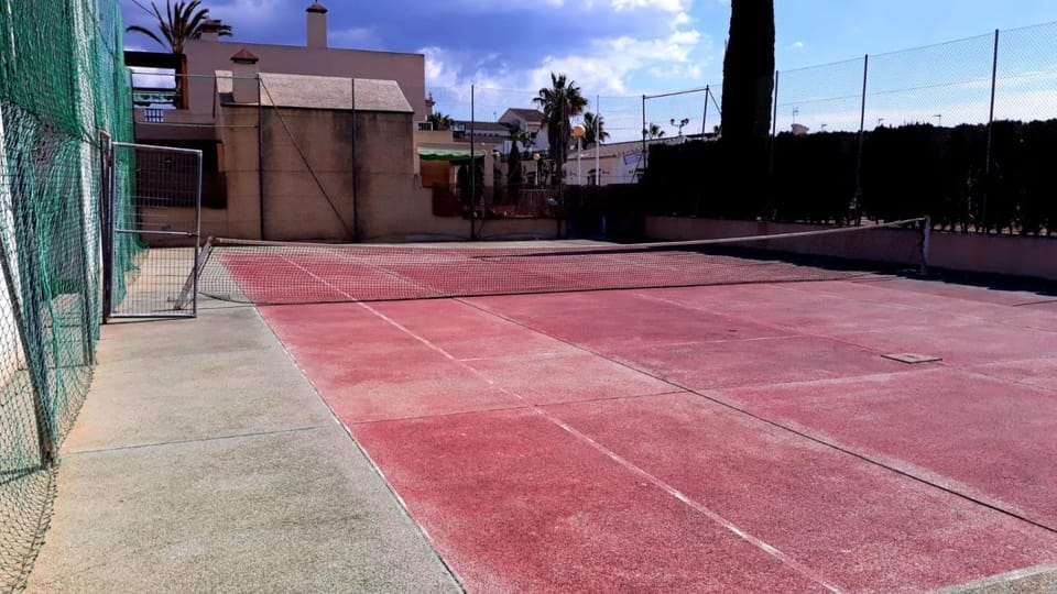 Tennis court