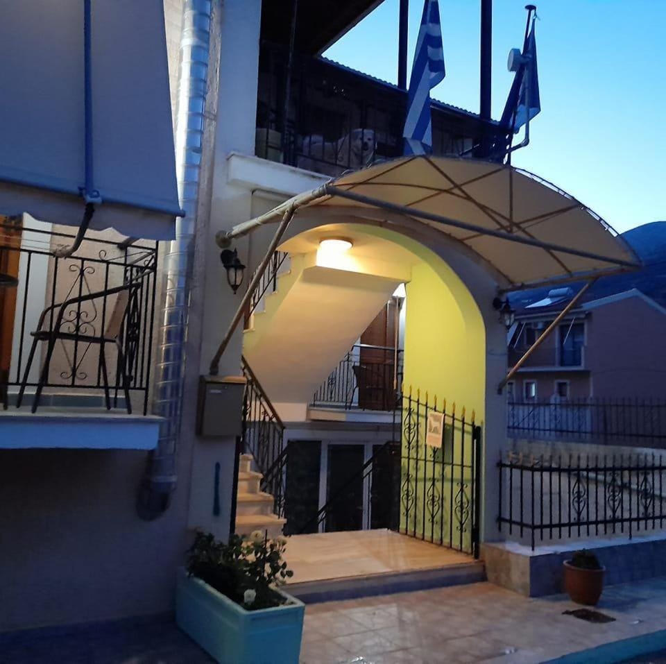 Violatos studios Apartment hotel in Agia Effimia