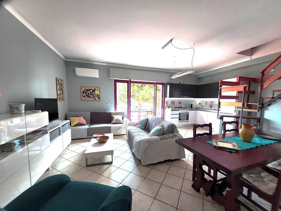 Communal lounge/ TV room, Lounge or bar