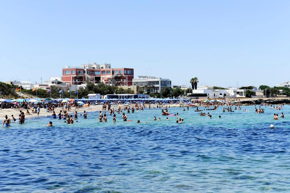 Neighbourhood, Beach