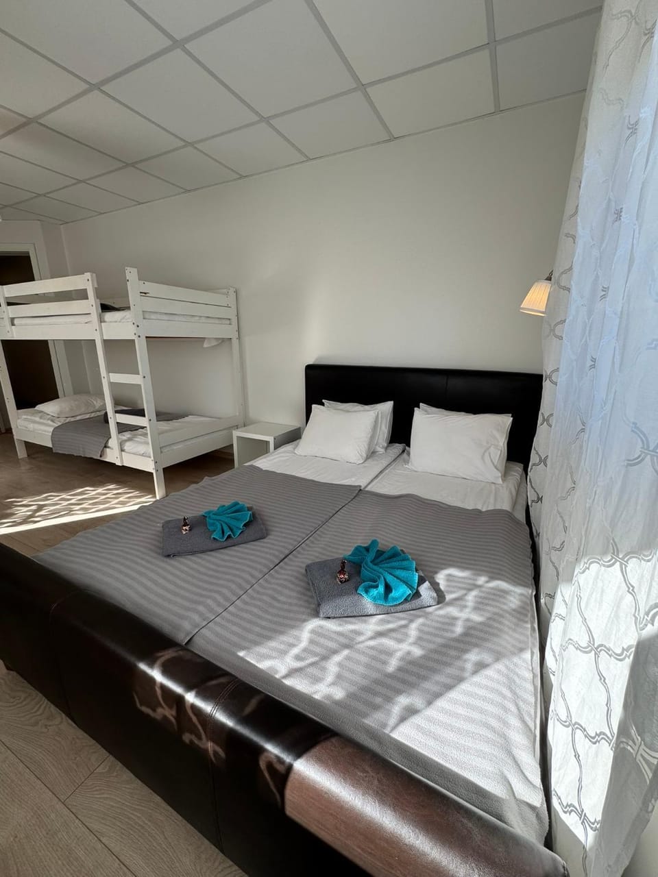 Bed, Bedroom, bunk bed