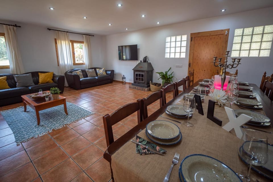 Communal lounge/ TV room, TV and multimedia, Living room, Seating area