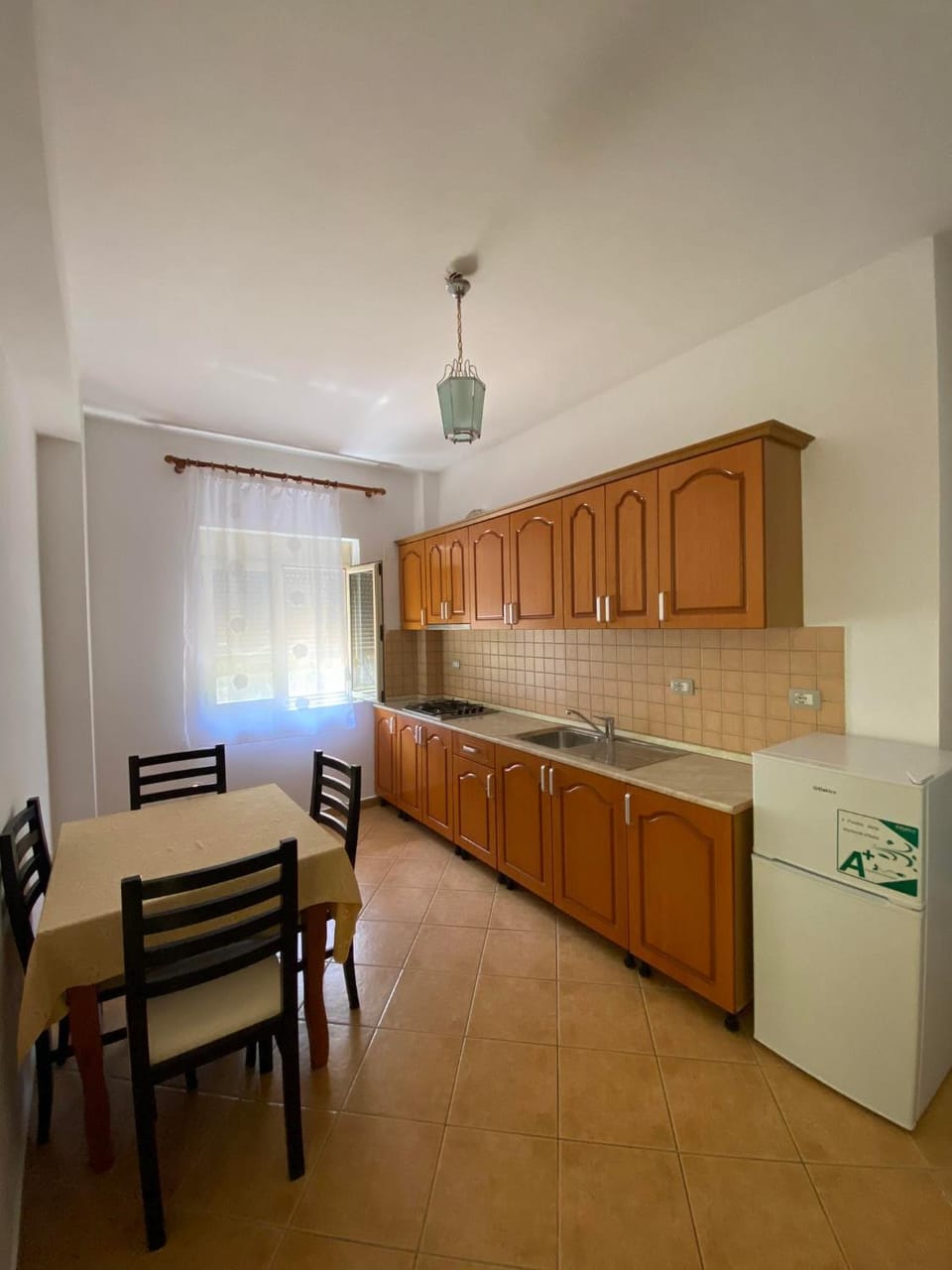 Kitchen or kitchenette, Dining area, stove