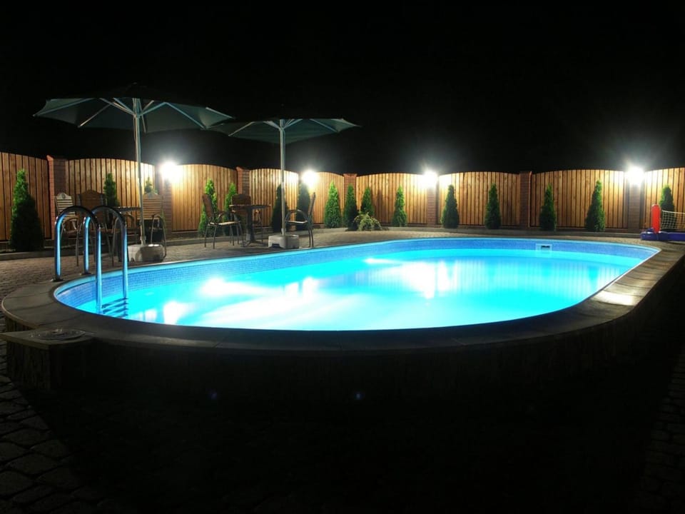 Swimming pool, Swimming pool