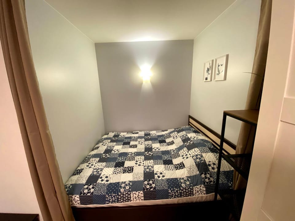 Bed, Bedroom